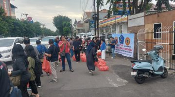 Sentuhan Sosial Wartawan, DPP PJI Tebar 1.100 Takjil di Bulan Ramadhan